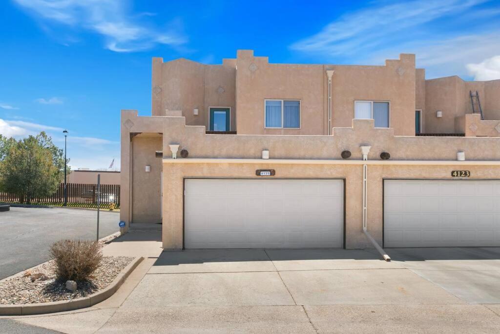 Executive Townhouse To Stay view 2