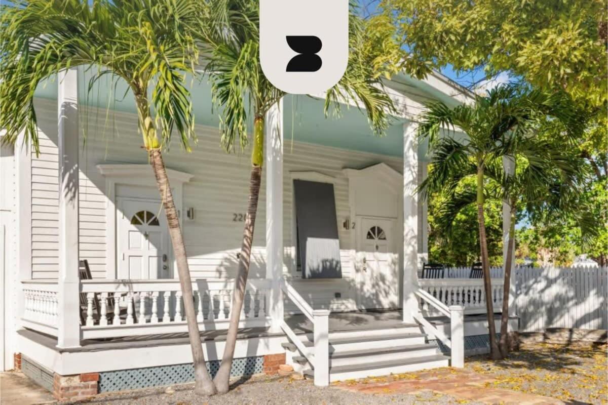 Mesa House, Uno-Perfect Location