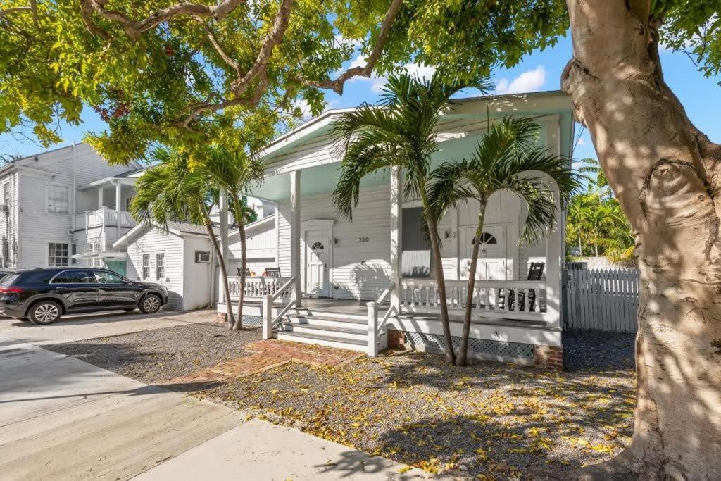 Mesa House, Uno-Perfect Location