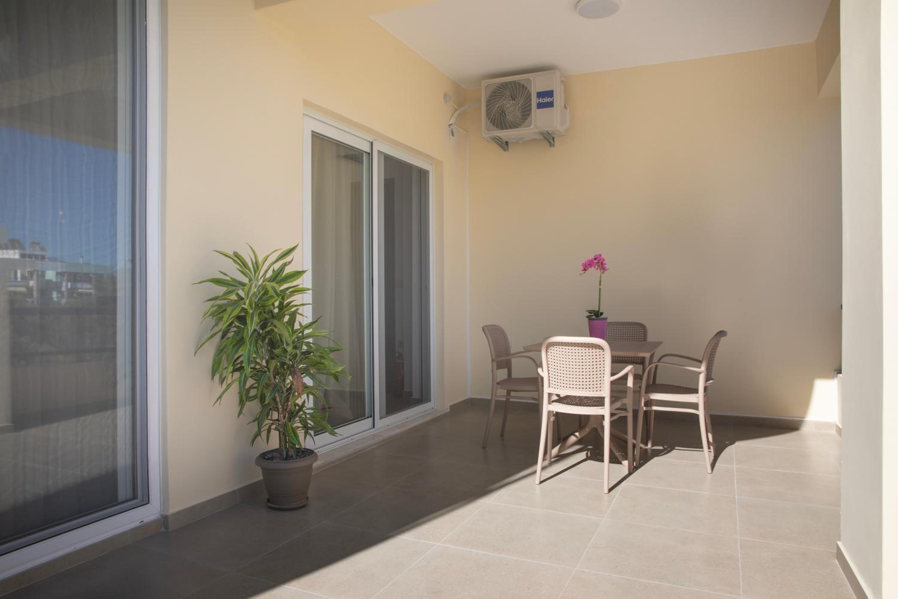 Etheria Comfort House