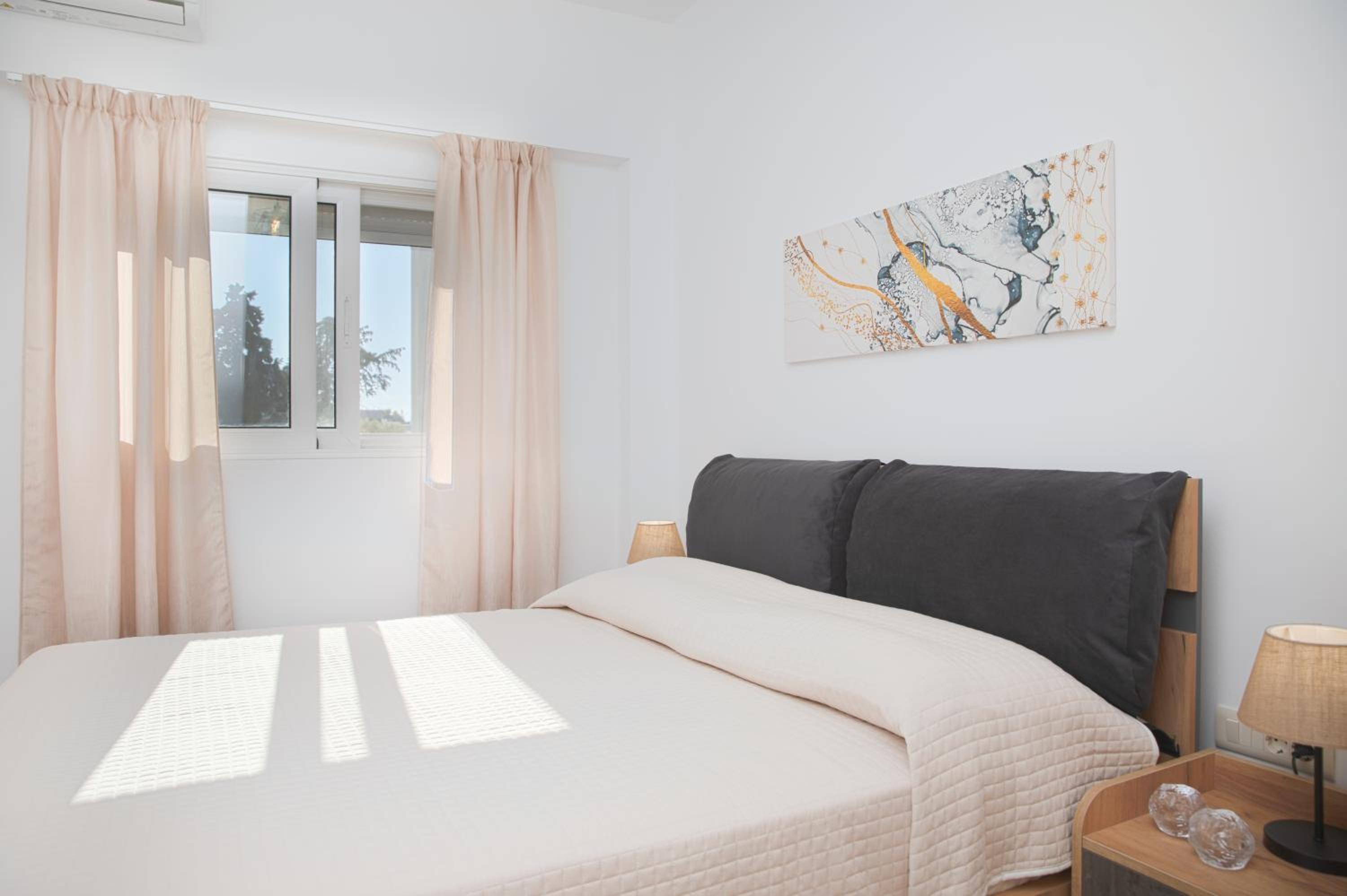 Etheria Comfort House