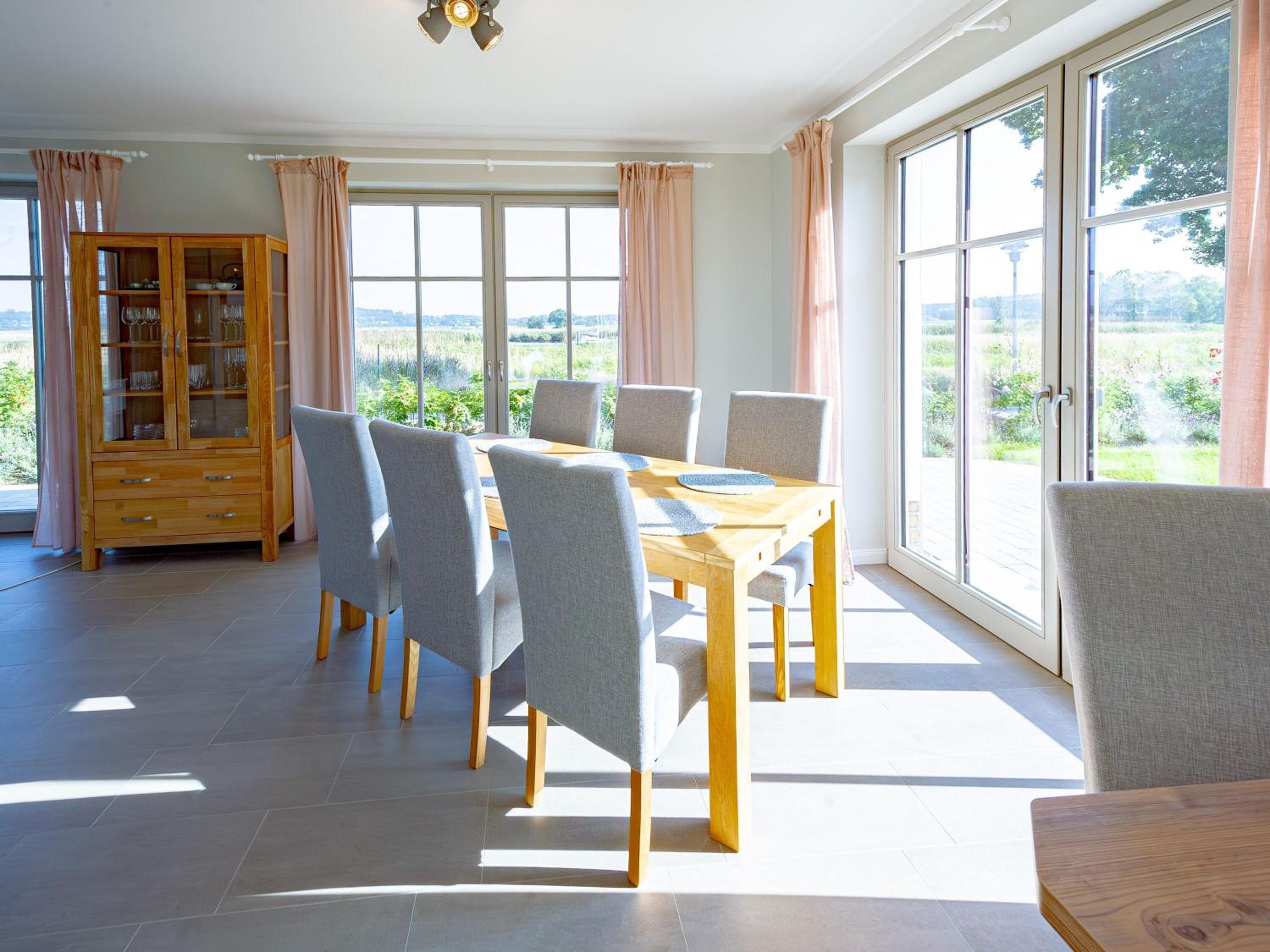 Landhaus Max in Moritzdorf - Luxus unter Reet mit Seeblick, Kamin, Sauna