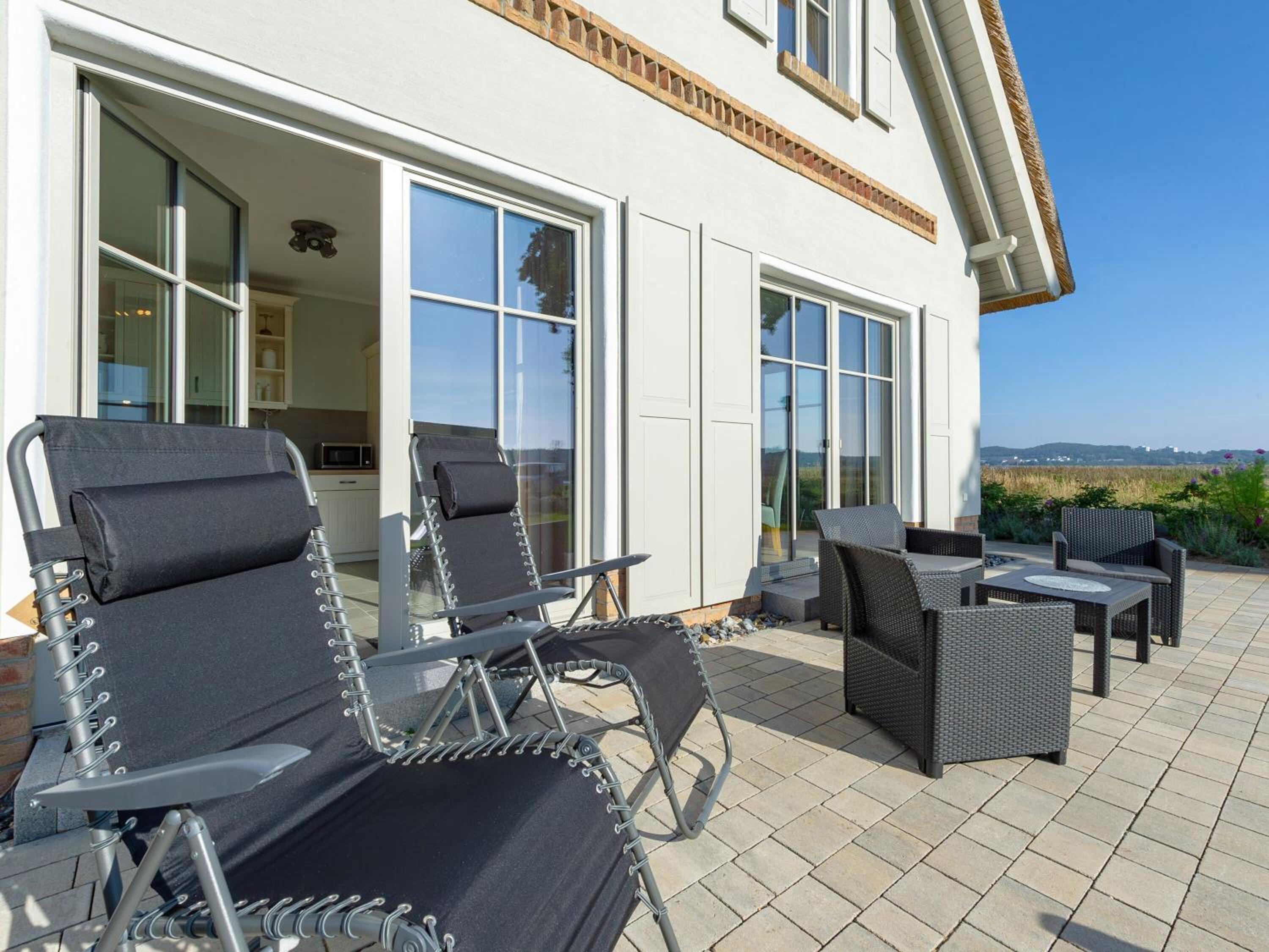 Landhaus Max in Moritzdorf - Luxus unter Reet mit Seeblick, Kamin, Sauna