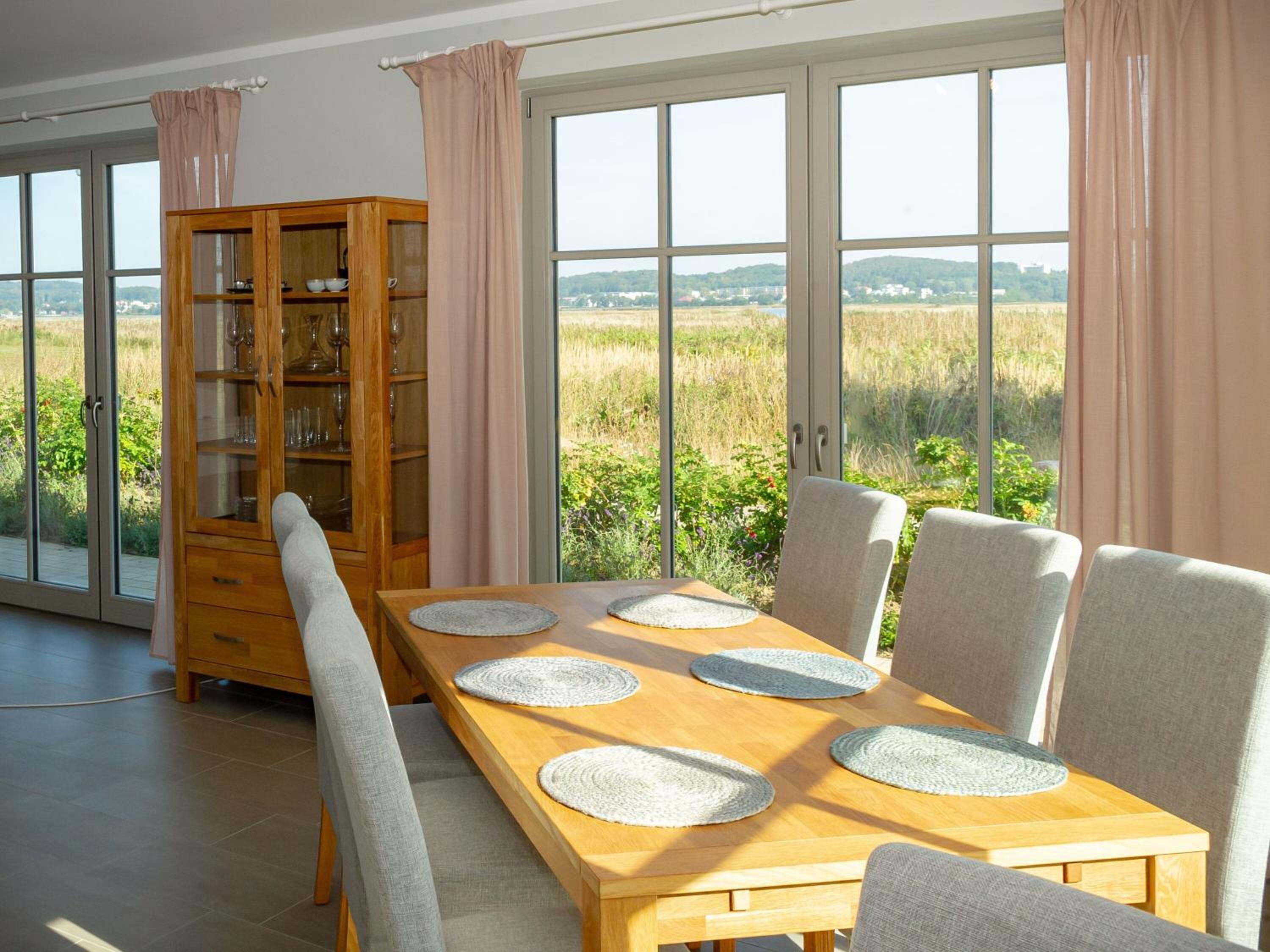 Landhaus Max in Moritzdorf - Luxus unter Reet mit Seeblick, Kamin, Sauna