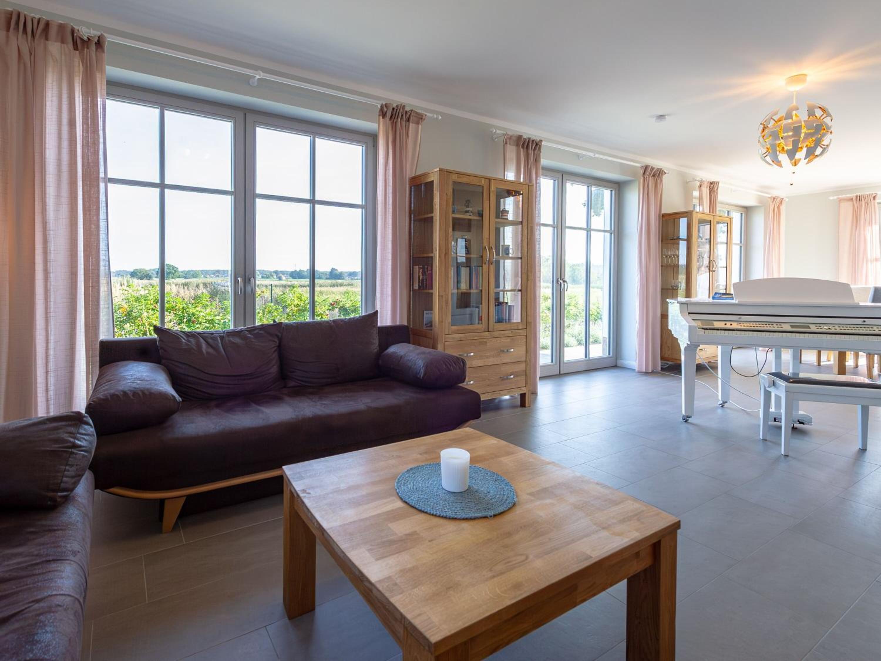 Landhaus Max in Moritzdorf - Luxus unter Reet mit Seeblick, Kamin, Sauna