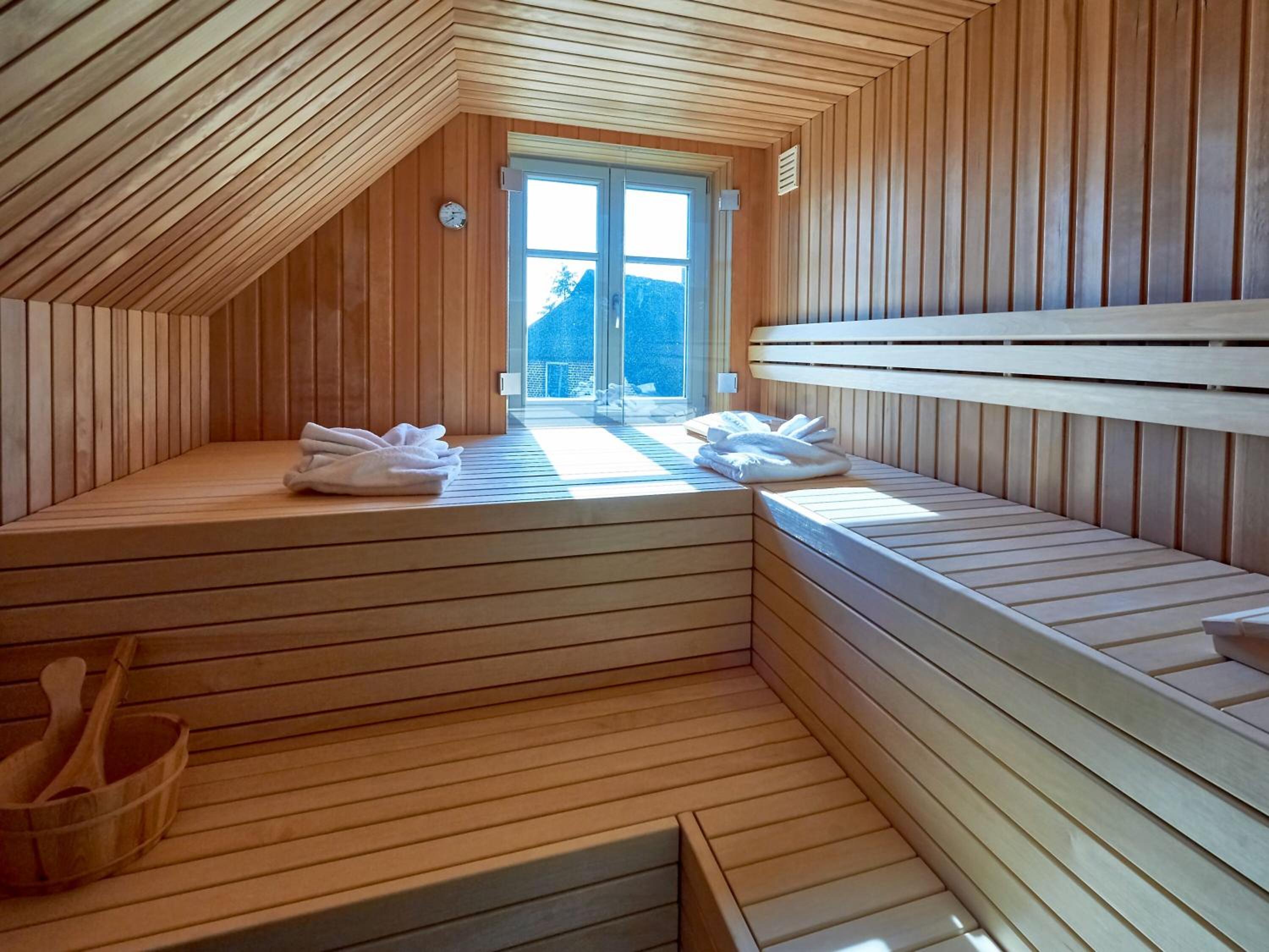 Landhaus Max in Moritzdorf - Luxus unter Reet mit Seeblick, Kamin, Sauna