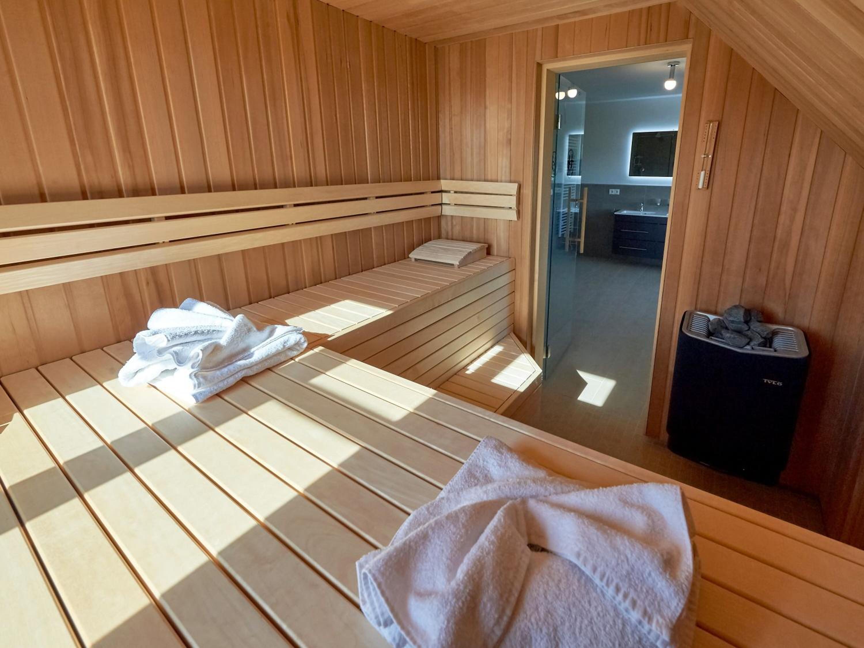 Landhaus Max in Moritzdorf - Luxus unter Reet mit Seeblick, Kamin, Sauna