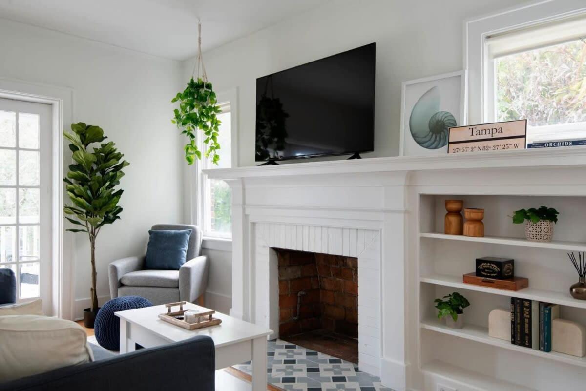 SoHo Escape, Gorgeous Apt in SoHo District view 5