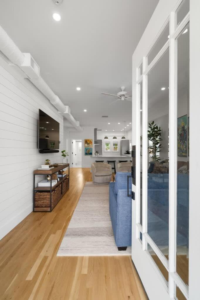 Casa Padrón - Gorgeous Home, Steps to 7th Ave view 2