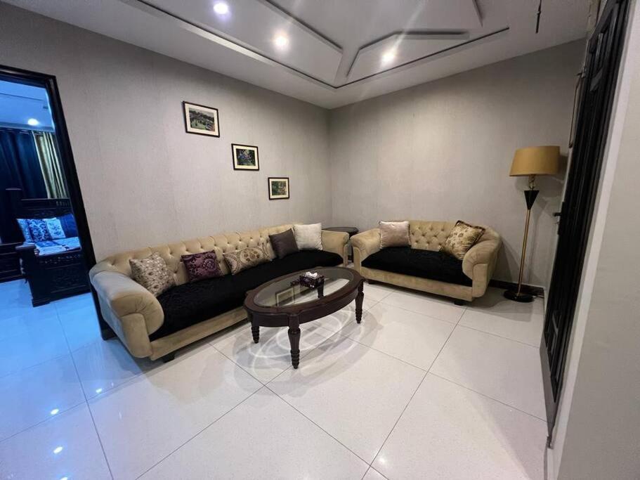 Bahria Town Lahore - NEXT INN Condo available at Best Price 402 view 4