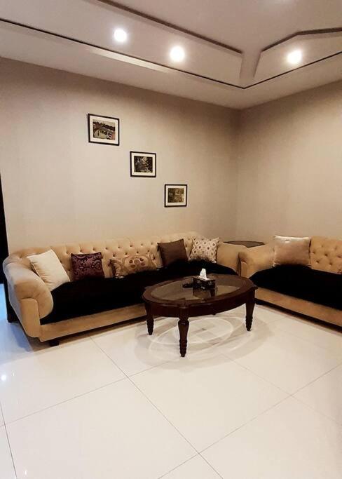 Bahria Town Lahore - NEXT INN Condo available at Best Price 402 view 5