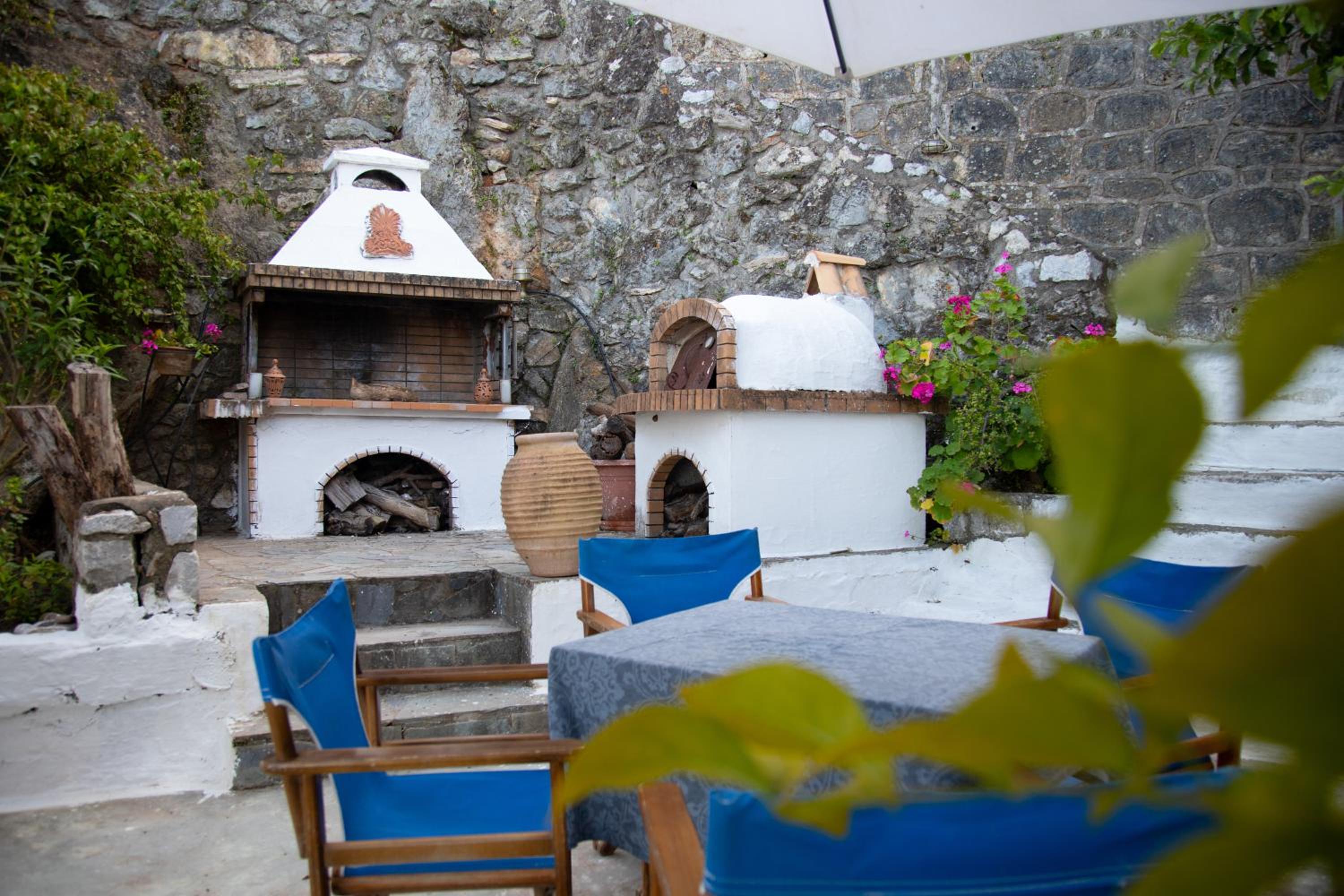 Lagadaki guest house