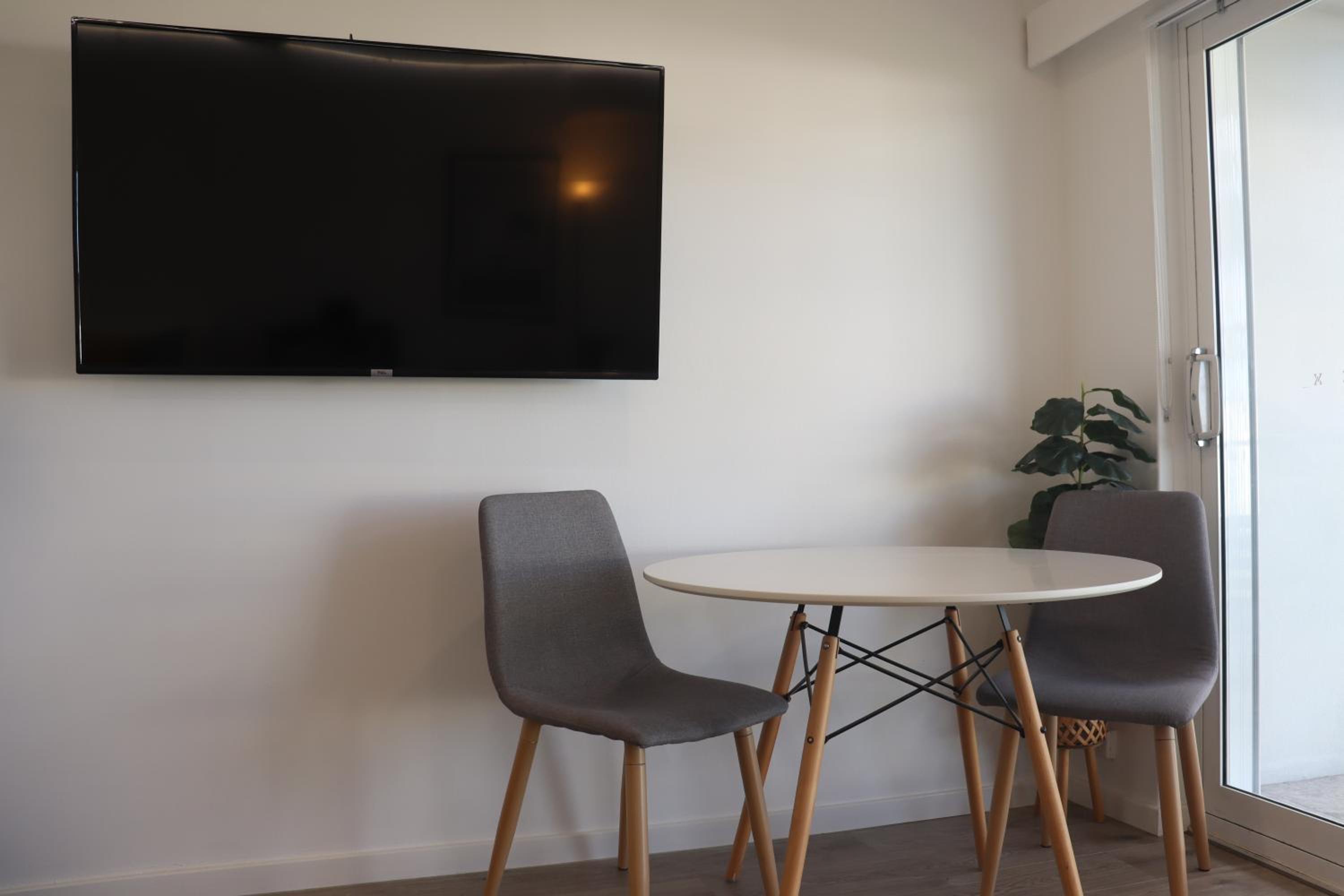 Dee Why Beach - Surfrider Studio 8