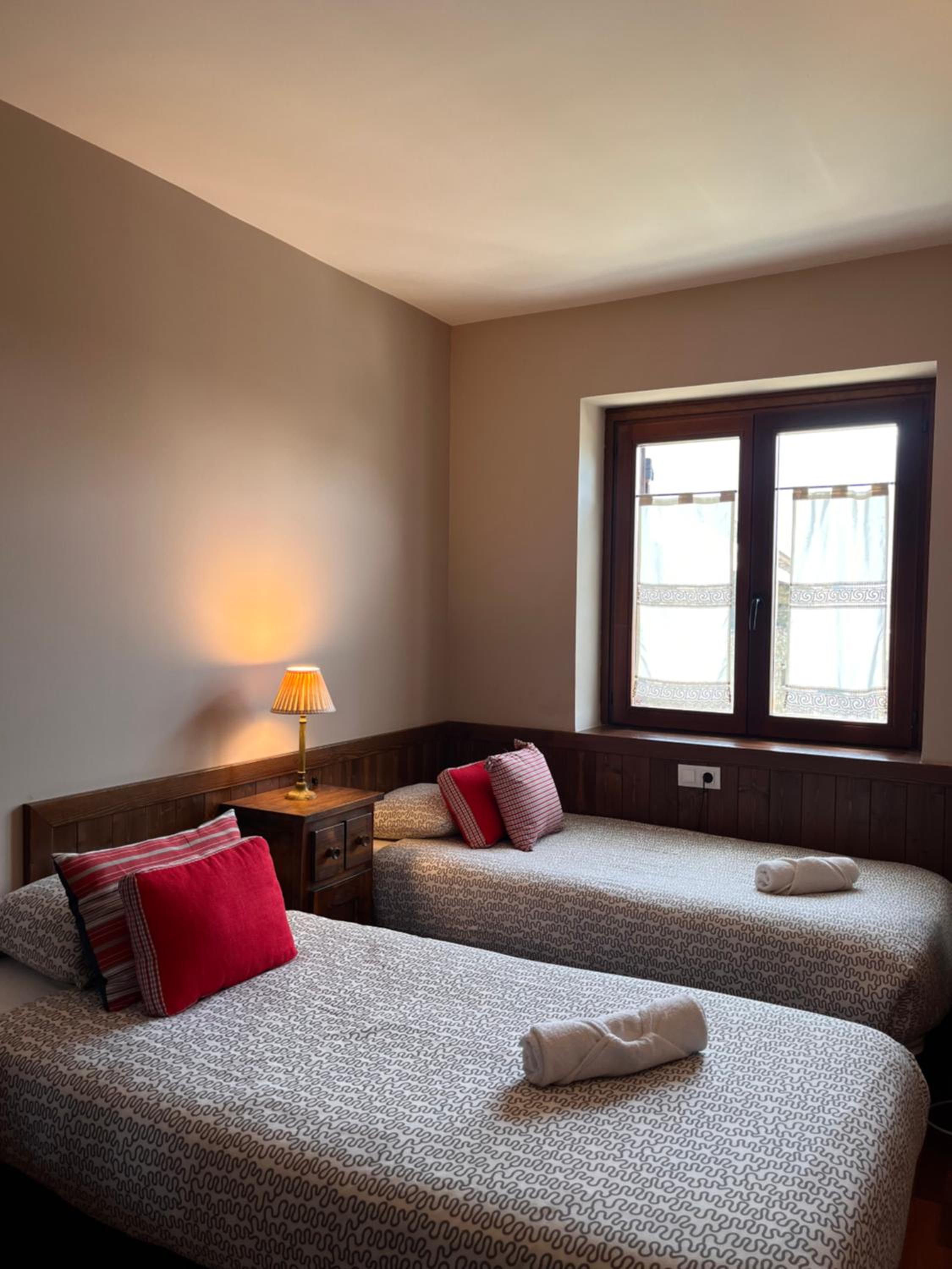 Luxury House Valencia D'Aneu view 5