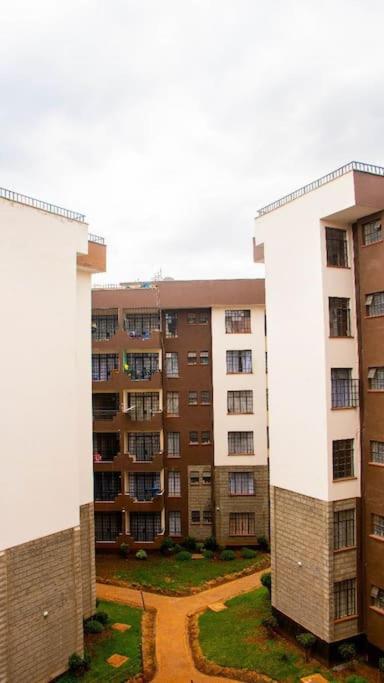 Larissa Heights