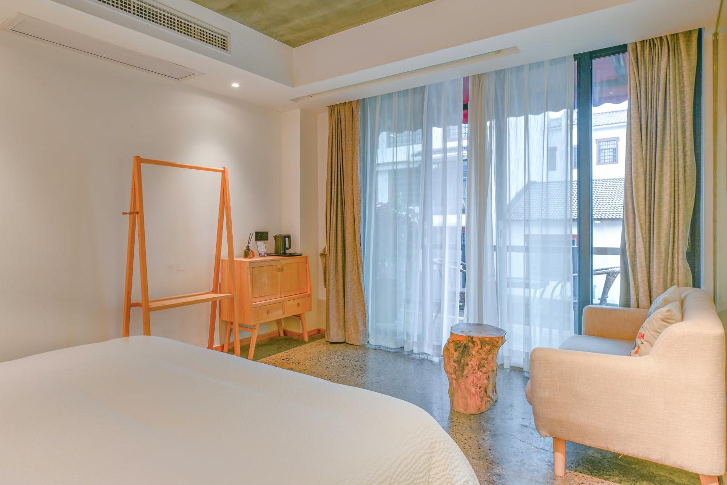 Tianmen Boutiqu Hotel-Free pickup-English services-Near the Tianmen Cableway