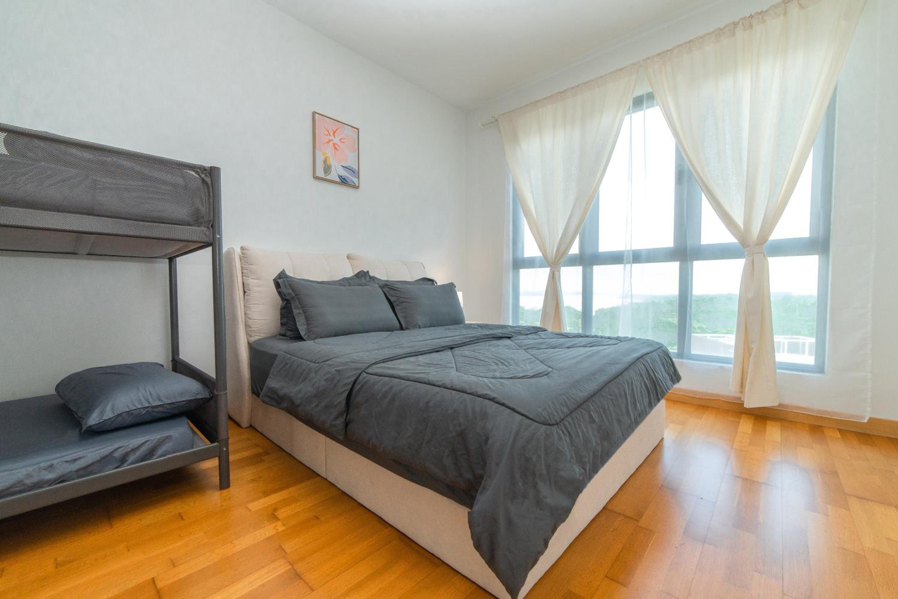 Teega Creamy INS Muji 2BR 6 pax w Balcony by Our Stay photo 2
