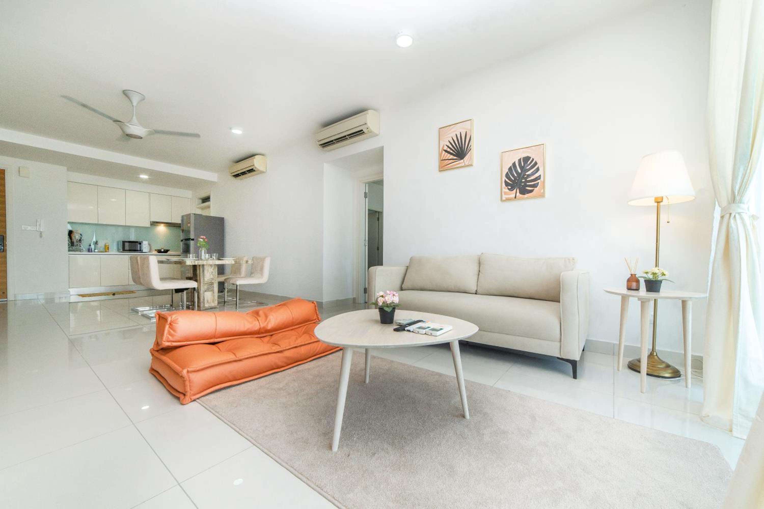 Teega Creamy INS Muji 2BR 6 pax w Balcony by Our Stay photo 5