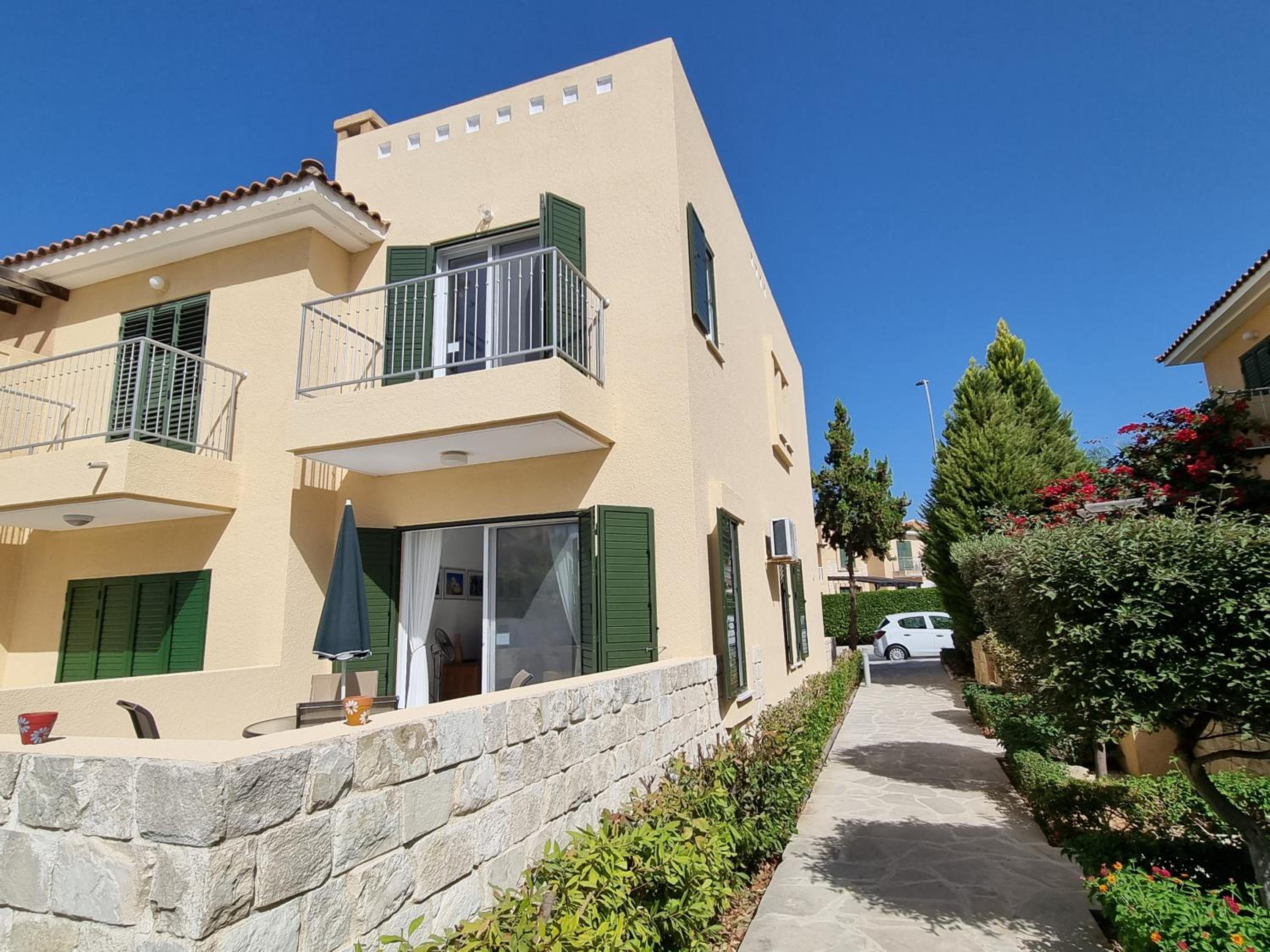Cyprus 2 beds ensuite pool patio wifi parking