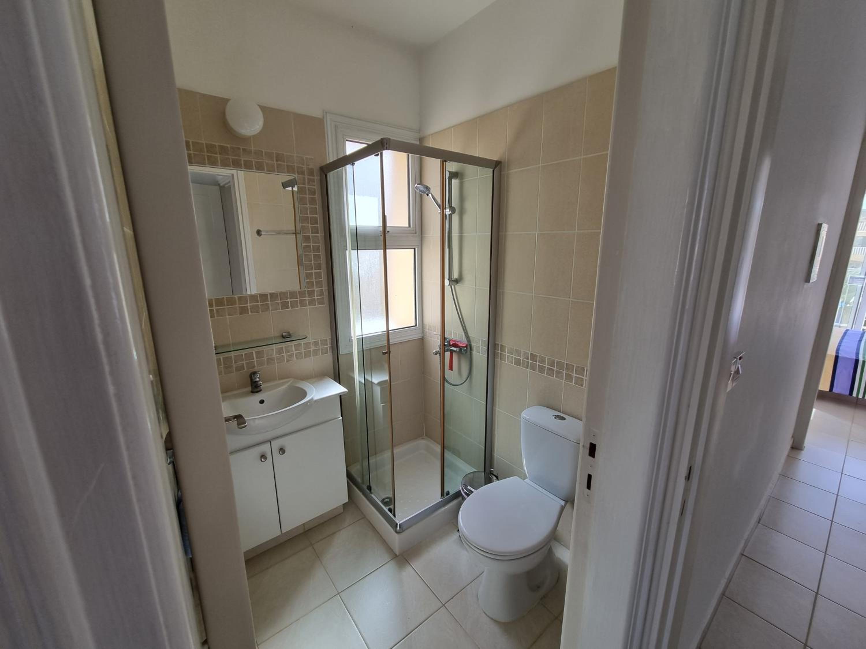 Cyprus 2 beds ensuite pool patio wifi parking