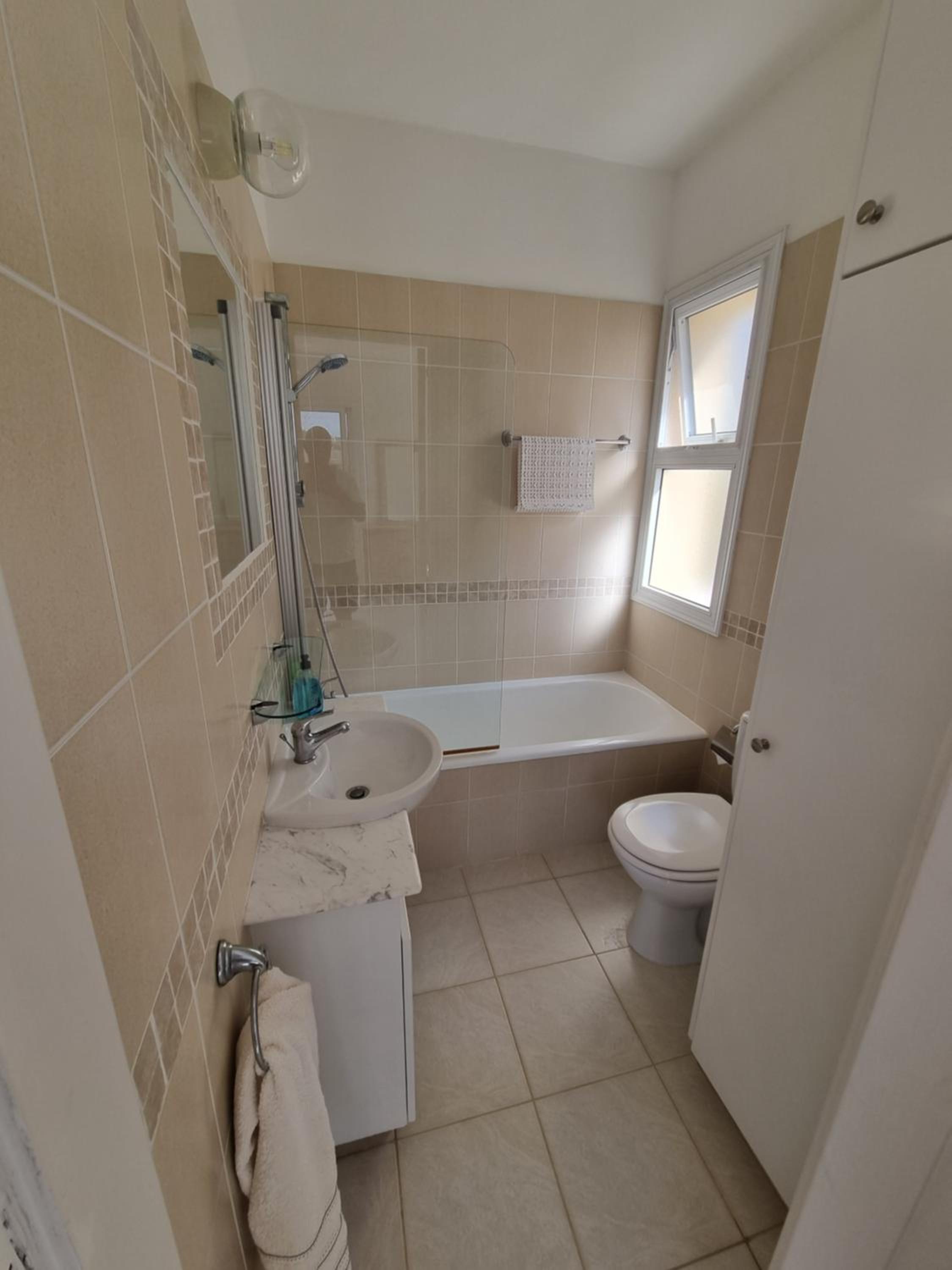 Cyprus 2 beds ensuite pool patio wifi parking
