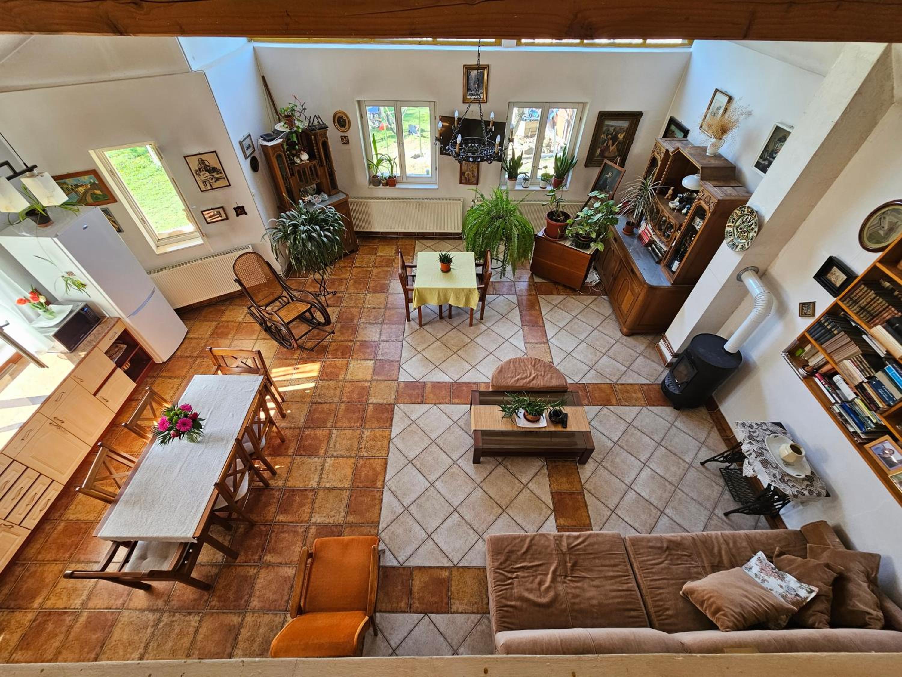 Central home with amazing garden view 2