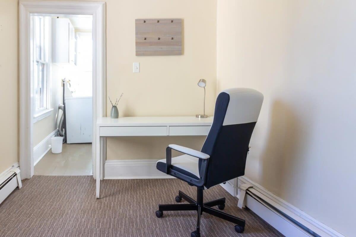 Saint John Vacations - Cozy 3-Bdrm for the family, in Uptown Saint John Parking Coffee - Property Image 6