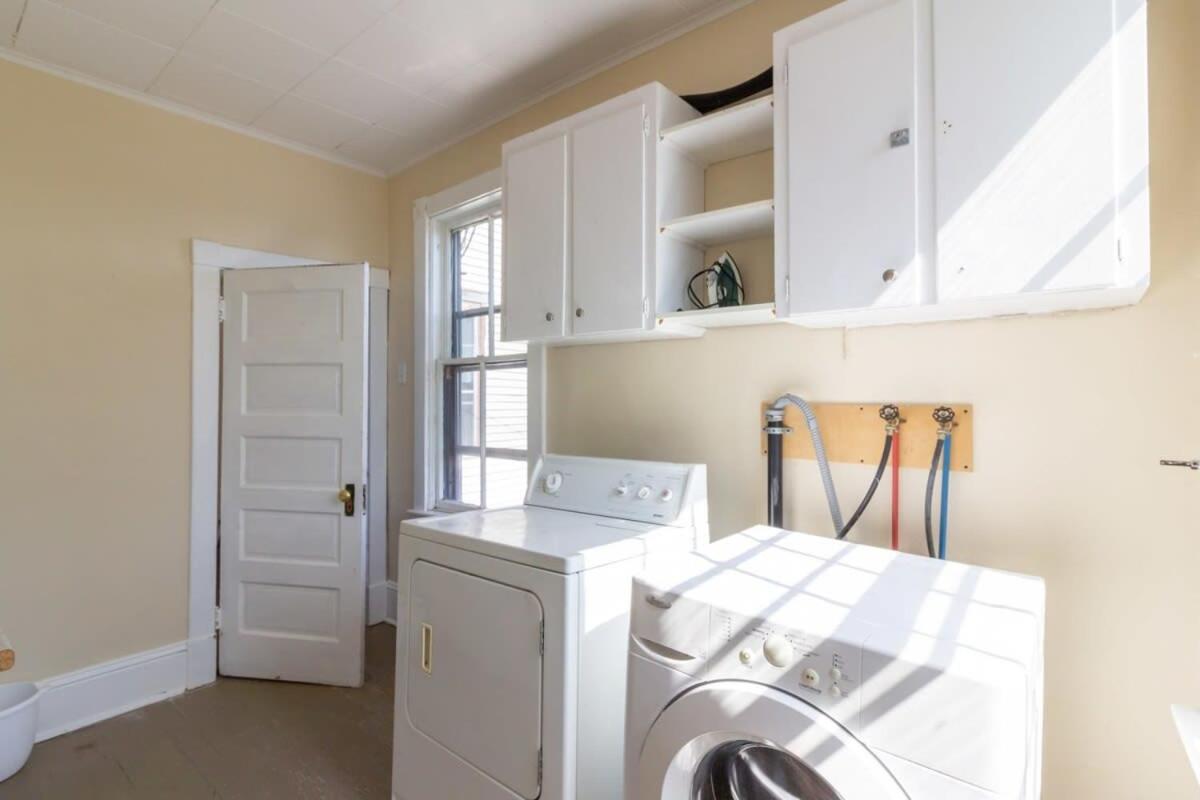 Saint John Vacations - Cozy 3-Bdrm for the family, in Uptown Saint John Parking Coffee - Property Image 4