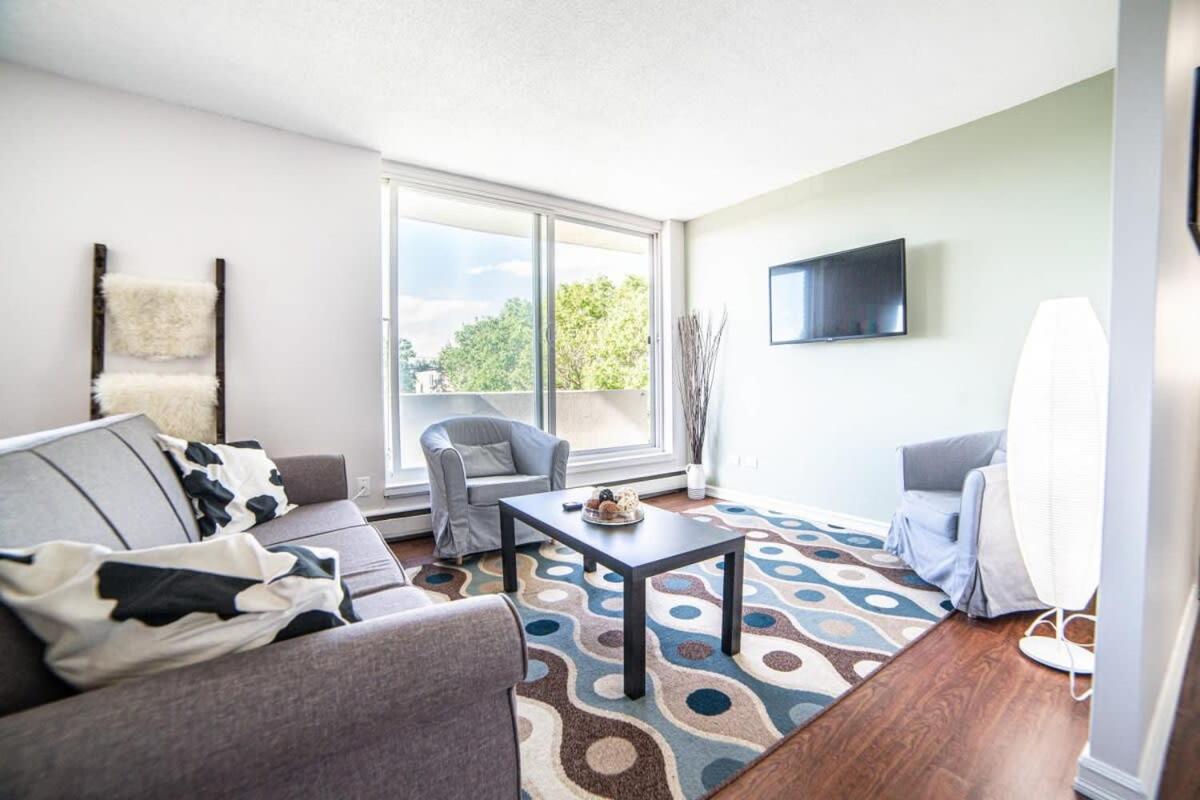 New Listing Outdoor Patio Beautiful 2BDR Suite Parking Coffee Wifi