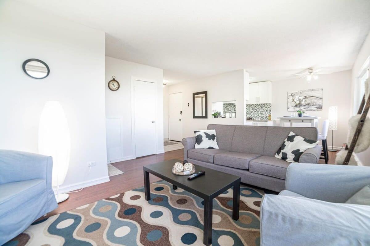 New Listing Outdoor Patio Beautiful 2BDR Suite Parking Coffee Wifi