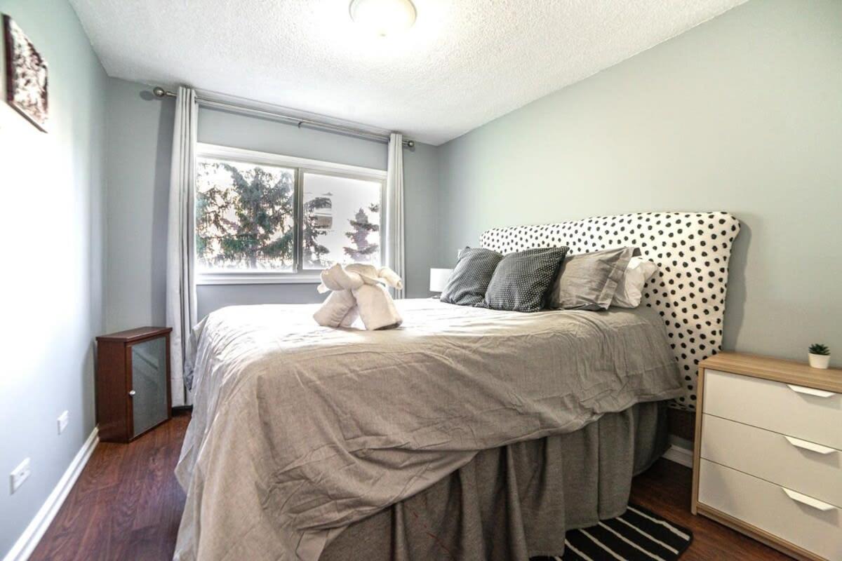 New Listing Outdoor Patio Beautiful 2BDR Suite Parking Coffee Wifi