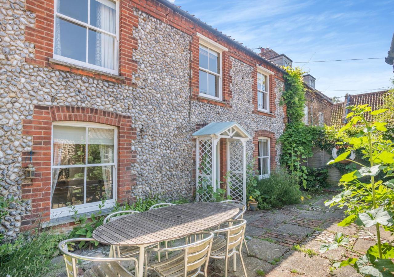 3 Bed in Blakeney oc-2068