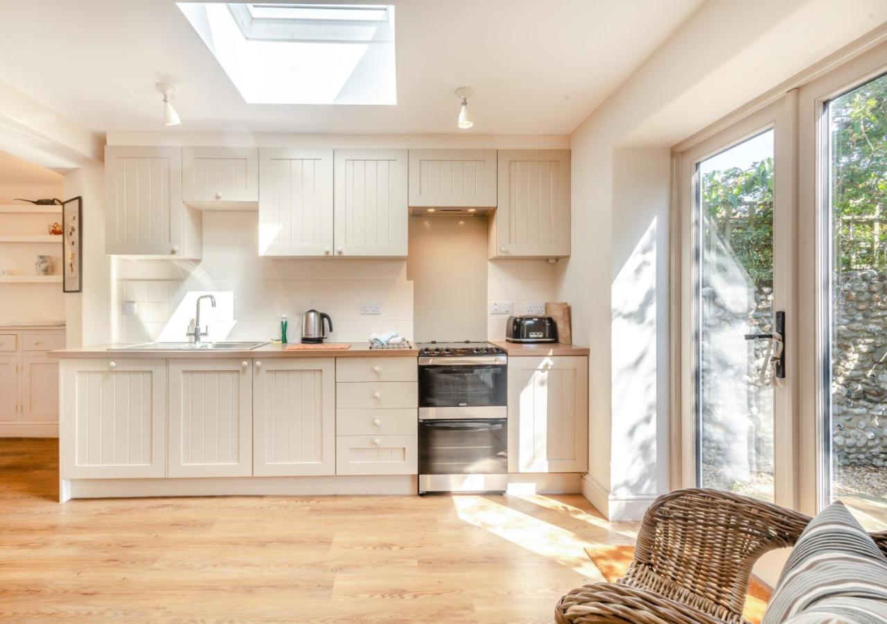 3 Bed in Blakeney oc-2068