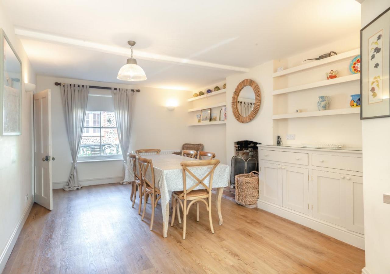 3 Bed in Blakeney oc-2068