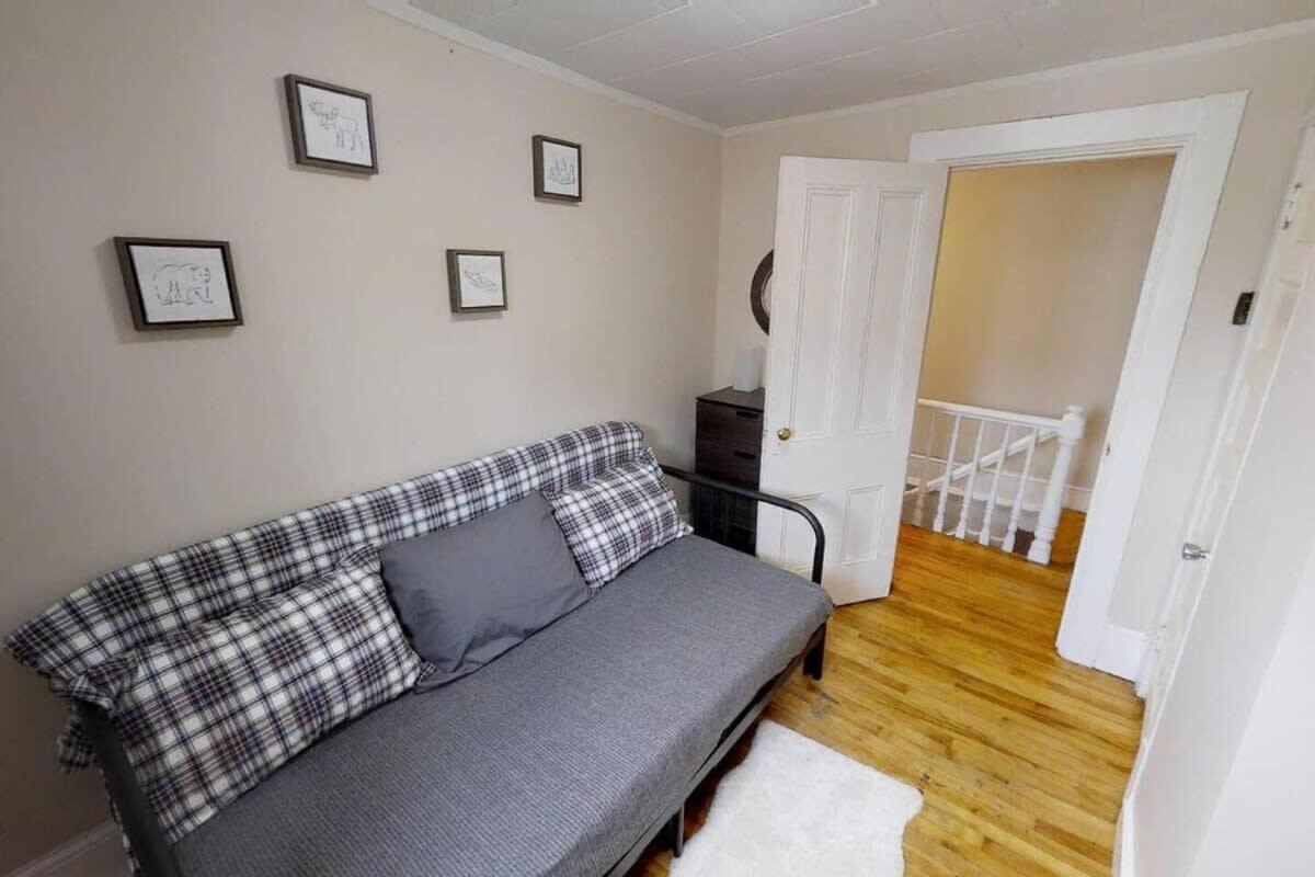 Saint John Vacations - Charming Home Heart Of Uptown! Location! Coffee! - Property Image 10
