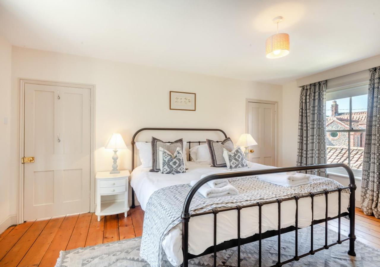 3 Bed in Blakeney oc-2068
