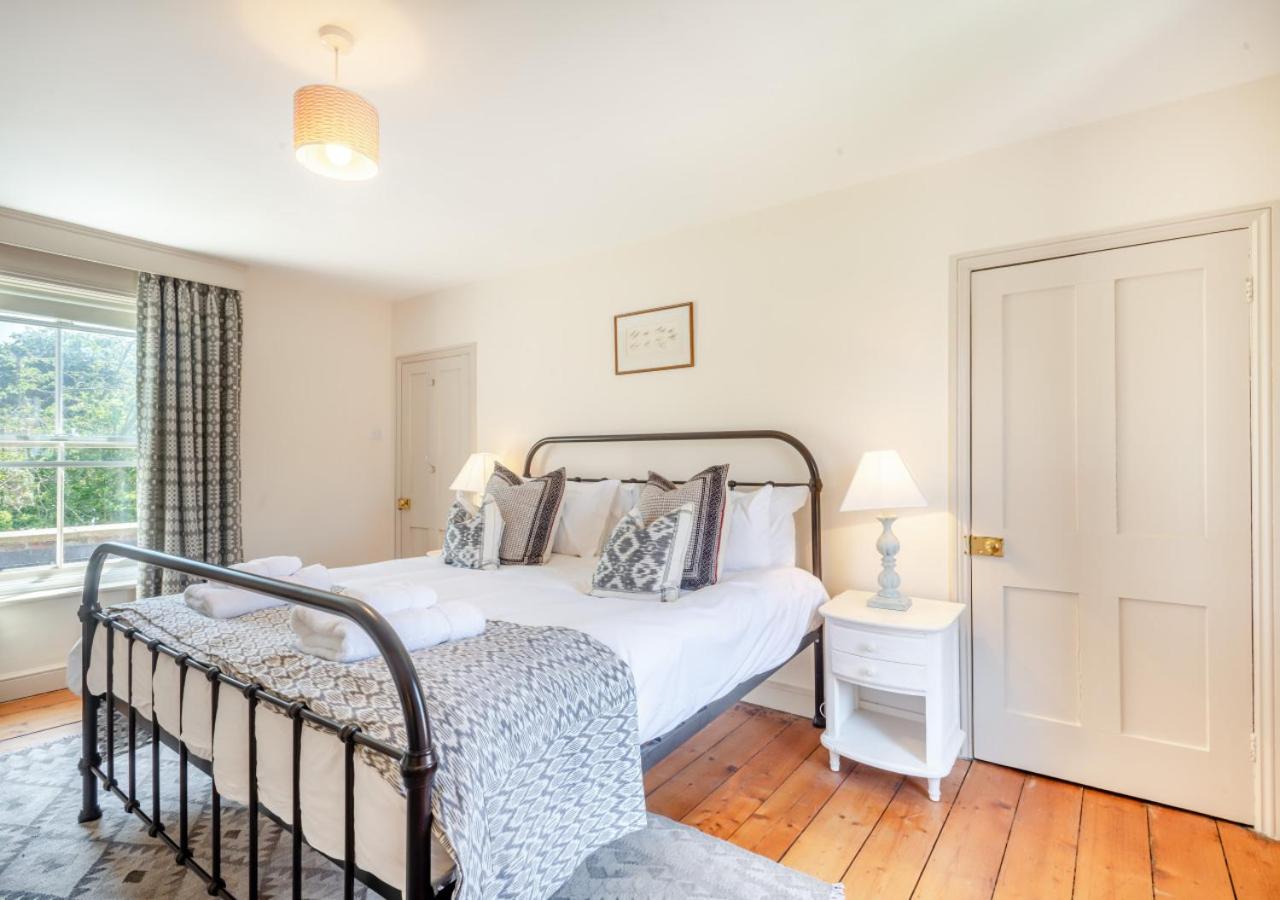 3 Bed in Blakeney oc-2068