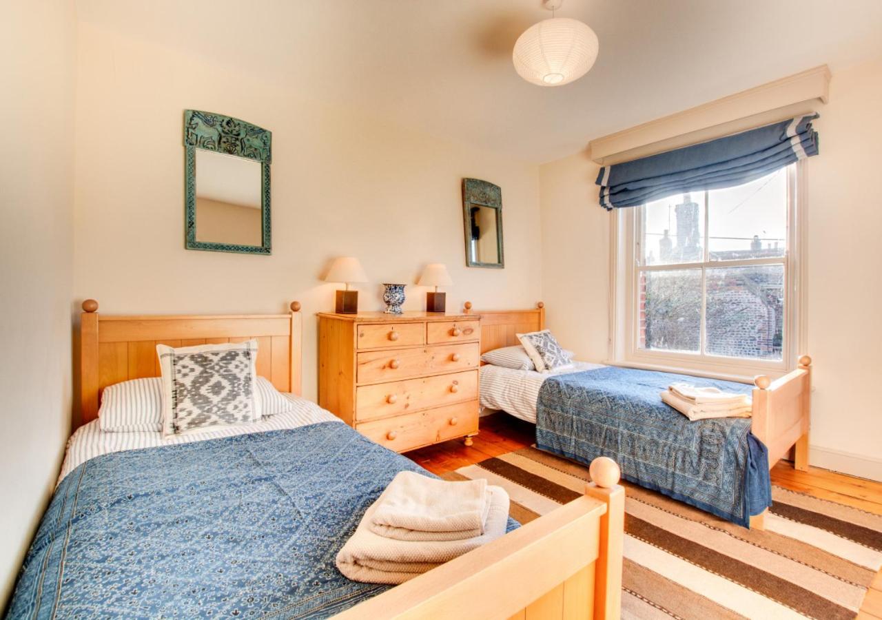 3 Bed in Blakeney oc-2068