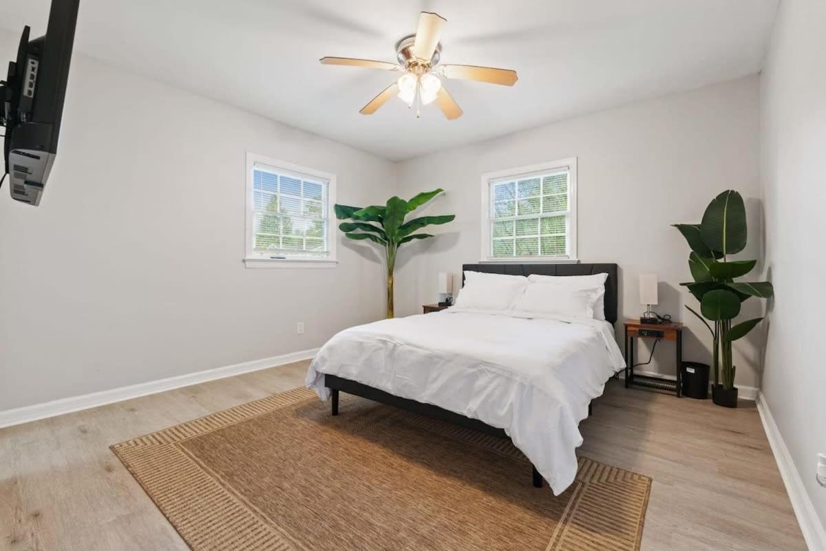 The Ranch 4-Bedrooms Large Yard & Patio view 5