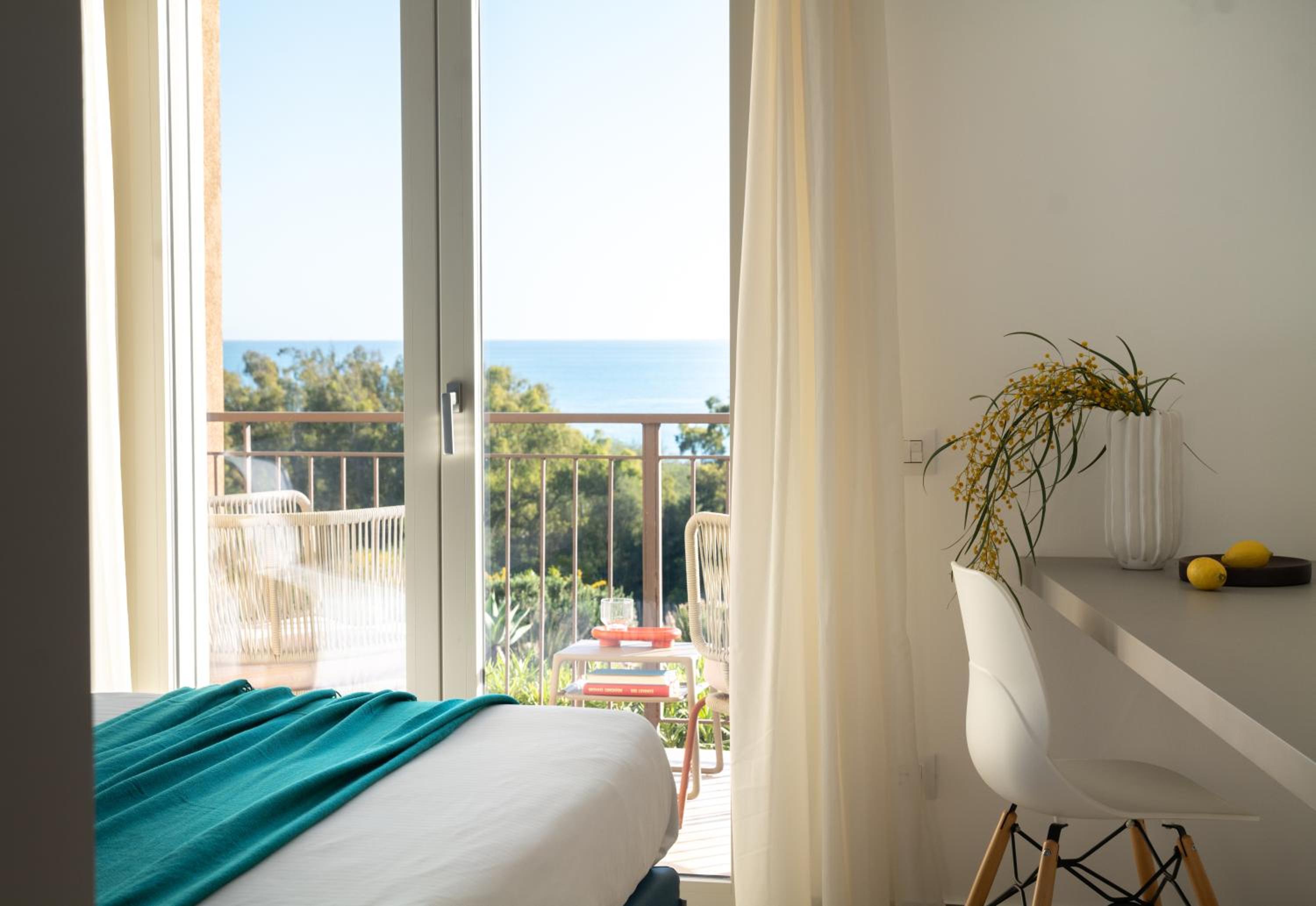 Luna Minoica Suites and Apartments