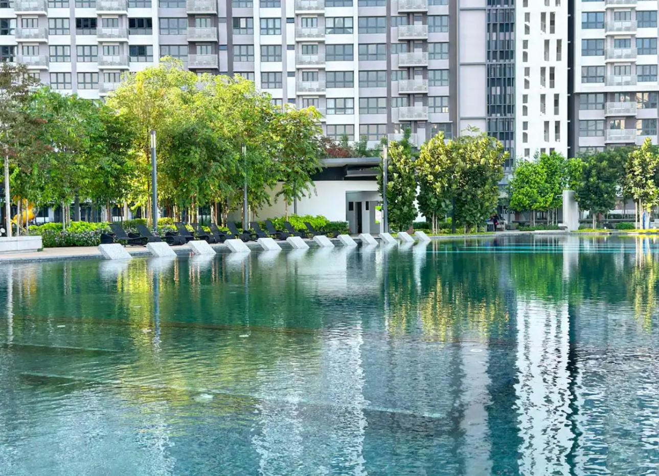 MVD15#Family Suite 8pax 3 Rooms Sunway Velocity Mall Cheras IKEA Mytown Short Walk to MRT & LRT Maluri