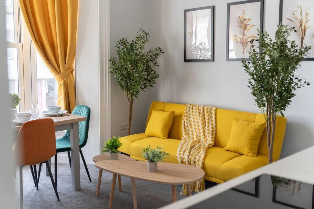 Open Mind Property - Cosy Flat in Southsea view 3