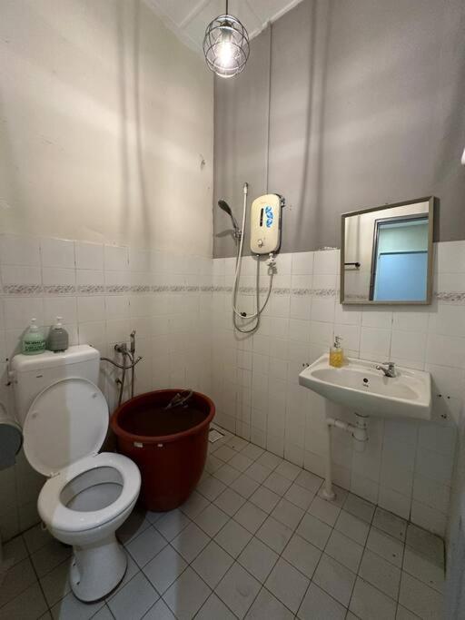 Tabuan Jaya Keranji Home w Wi-Fi&Aircon photo 5