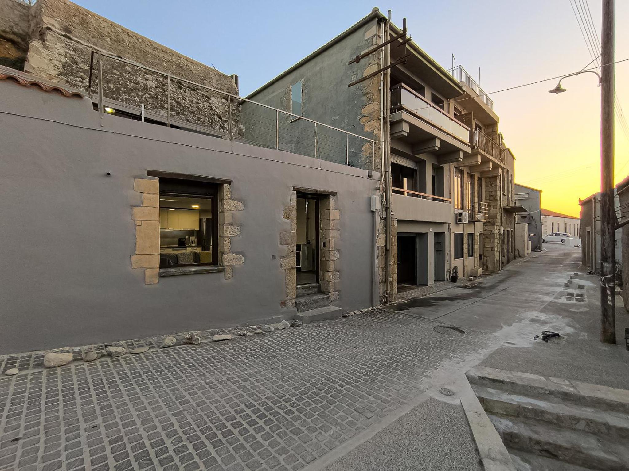 Charming Old Tannery House with Spacious Veranda and Stunning Sea View!