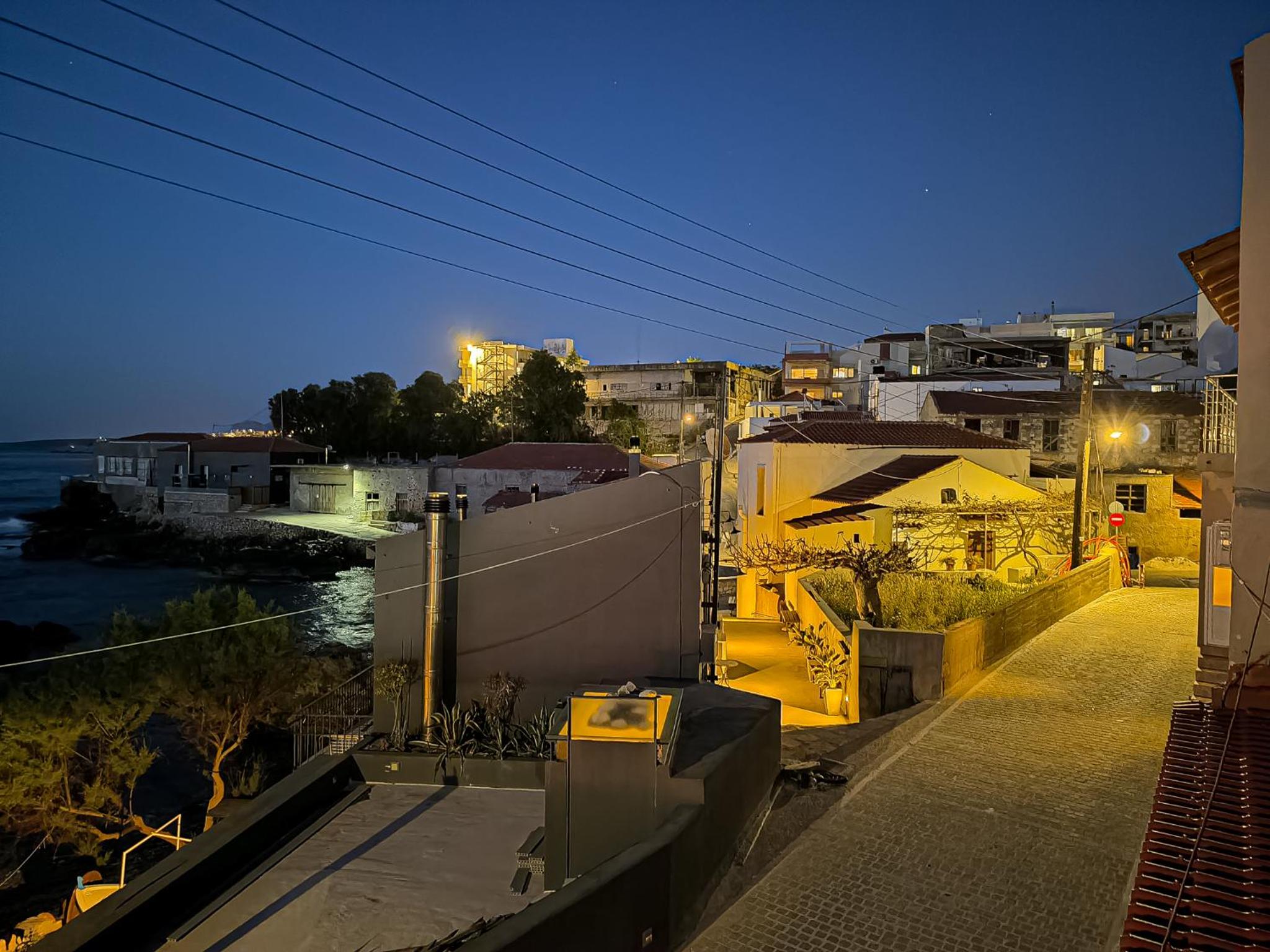 Charming Old Tannery House with Spacious Veranda and Stunning Sea View!