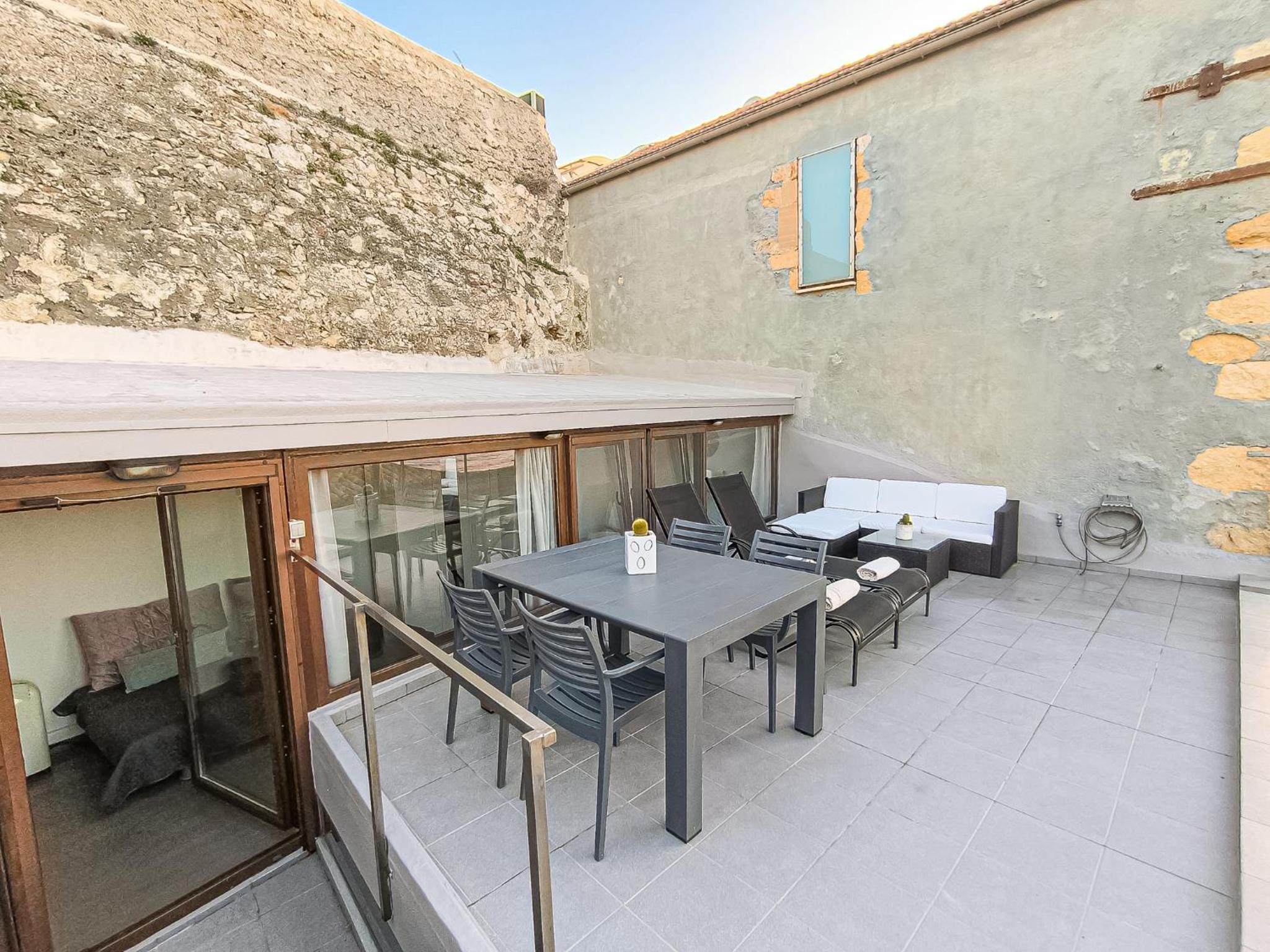 Charming Old Tannery House with Spacious Veranda and Stunning Sea View!