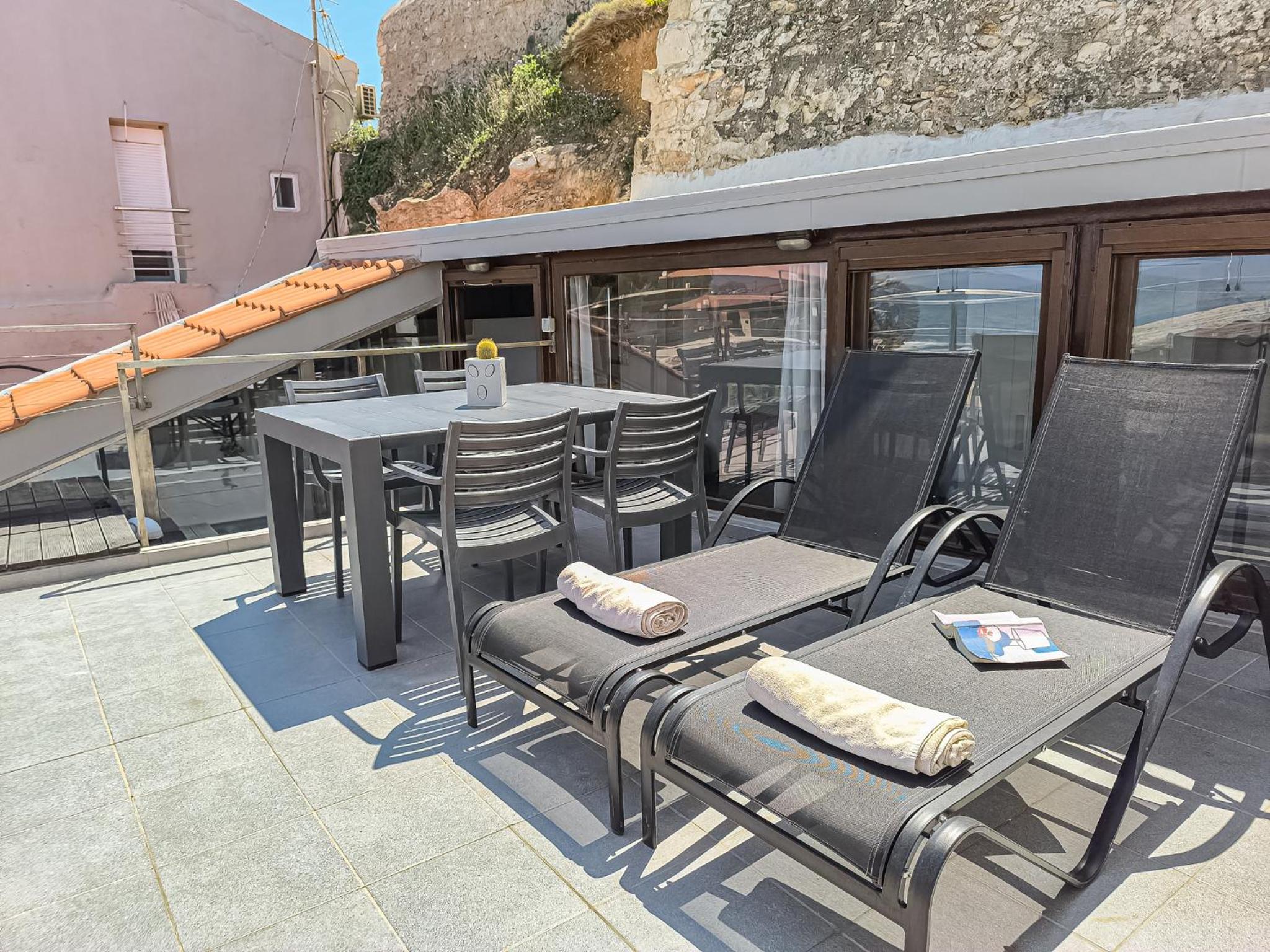 Charming Old Tannery House with Spacious Veranda and Stunning Sea View!