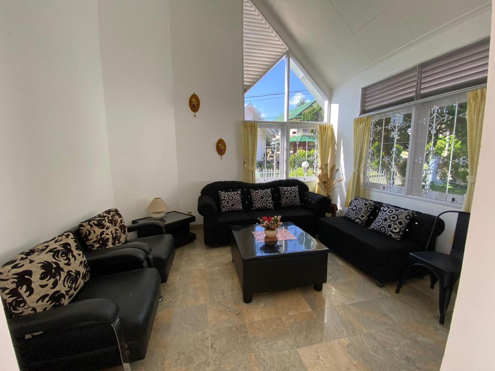 Villa Nesa Puncak Cipanas view 4