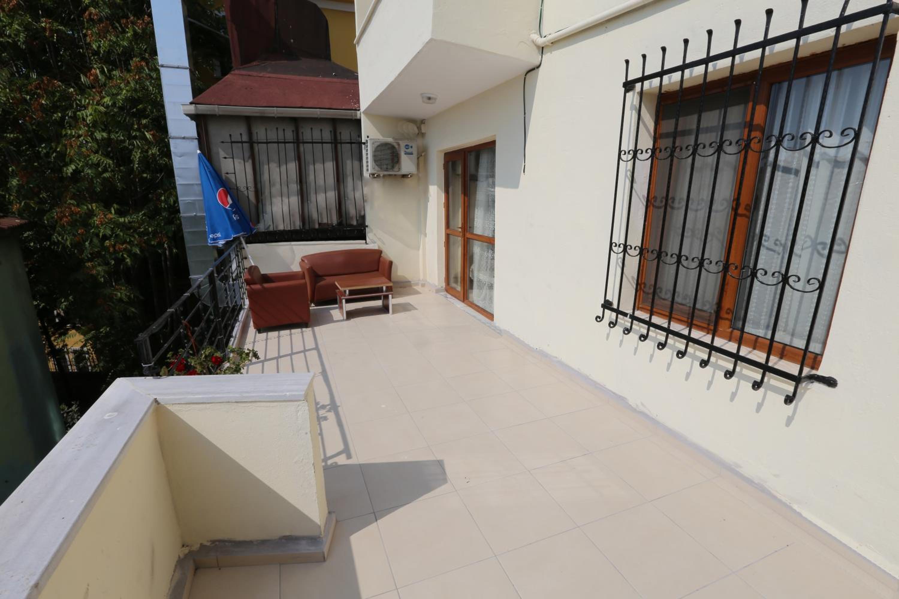 Camelot Apartment