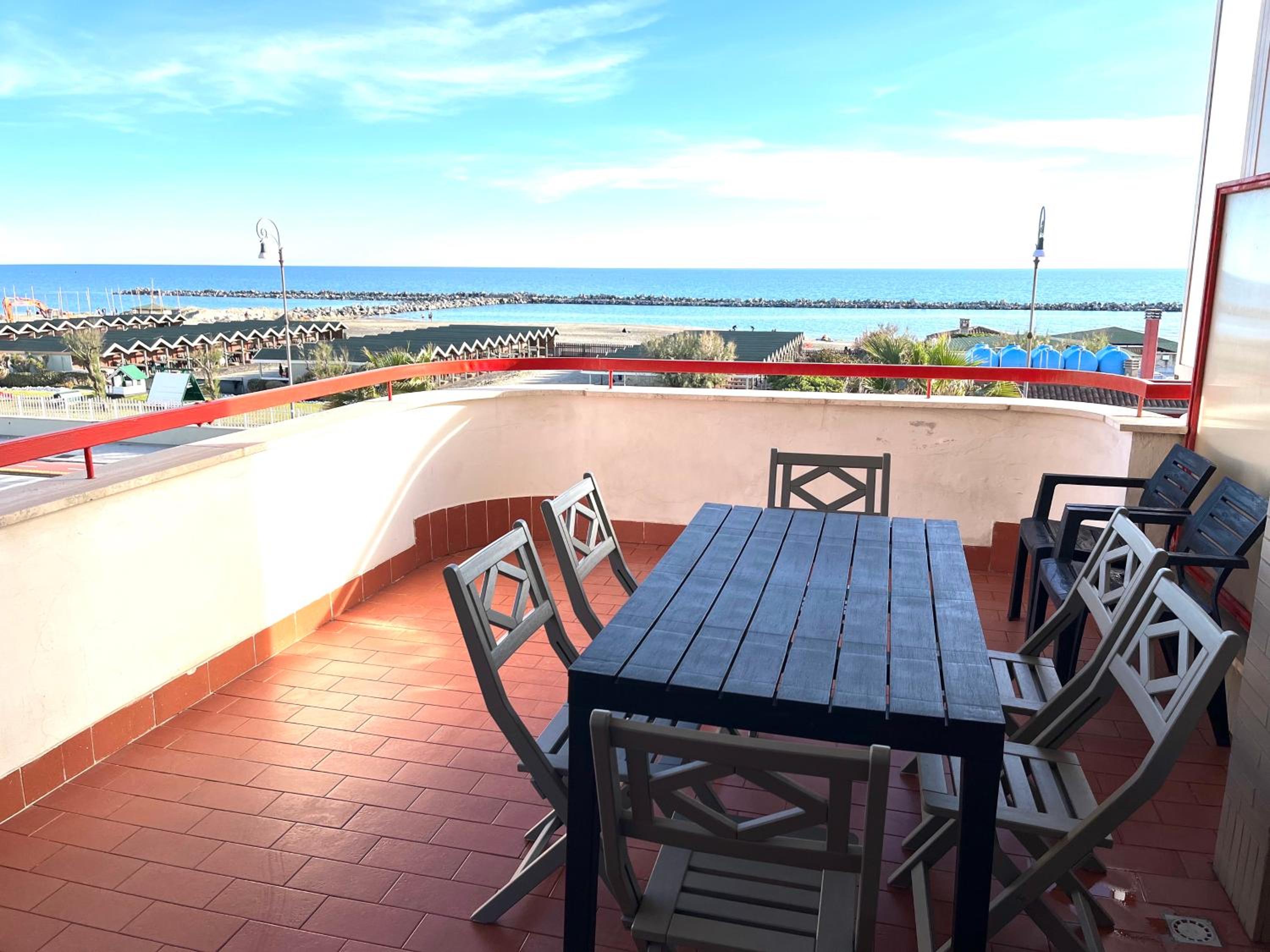 appartamento fronte mare photo 3